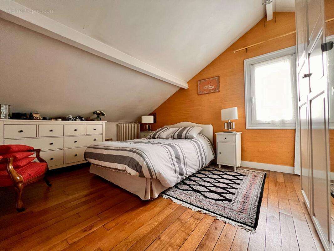 Maison à FLEURY-MEROGIS