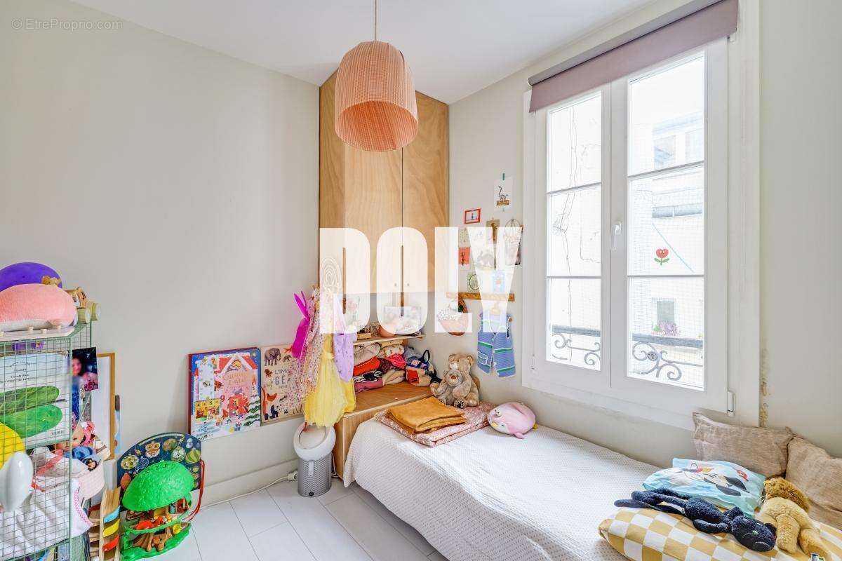 Appartement à PARIS-10E
