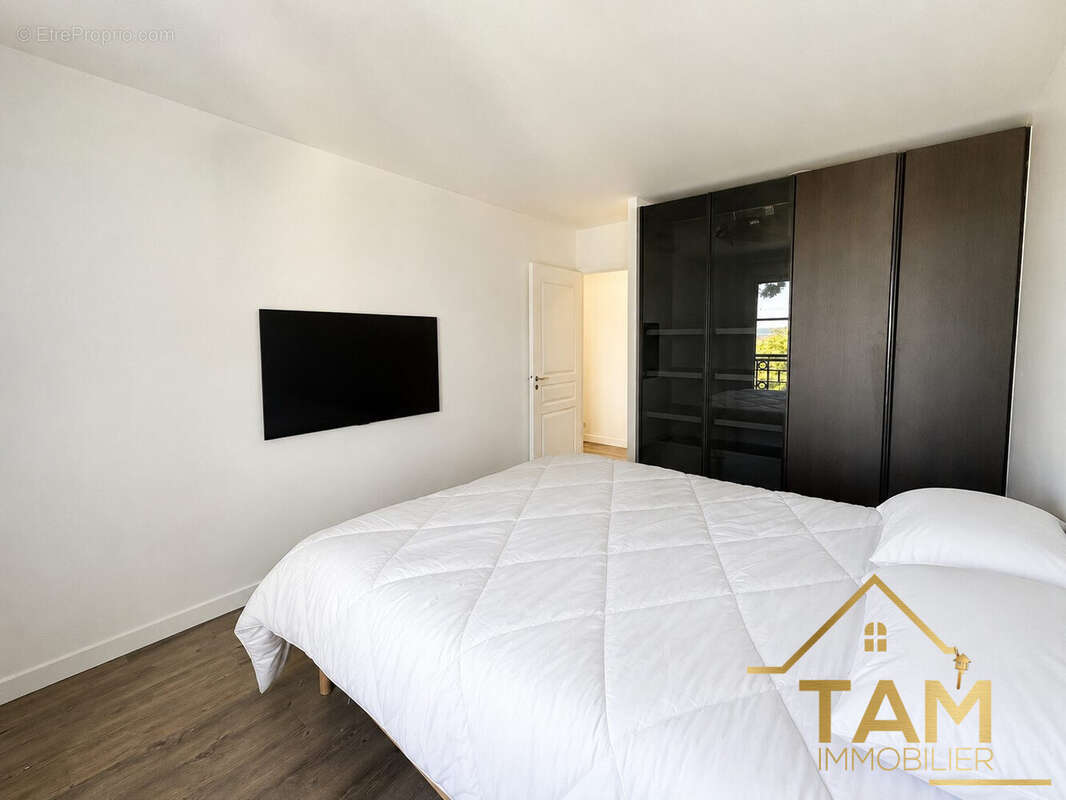 Appartement 70 m² à Saint-Cyr-L'ecole  - photo 8