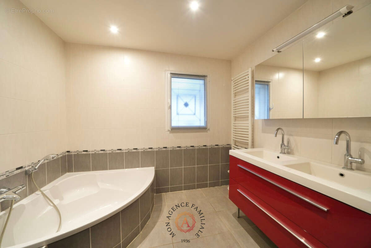 Maison 4 pièces de 130 m2 - photo 12