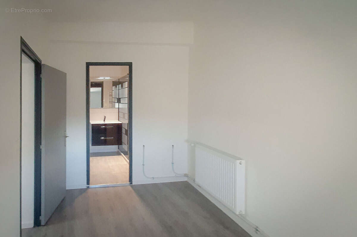 CARCASSONNE - VILLALBE Maison de village T5 104m² rénovée et déjà louée - photo 13