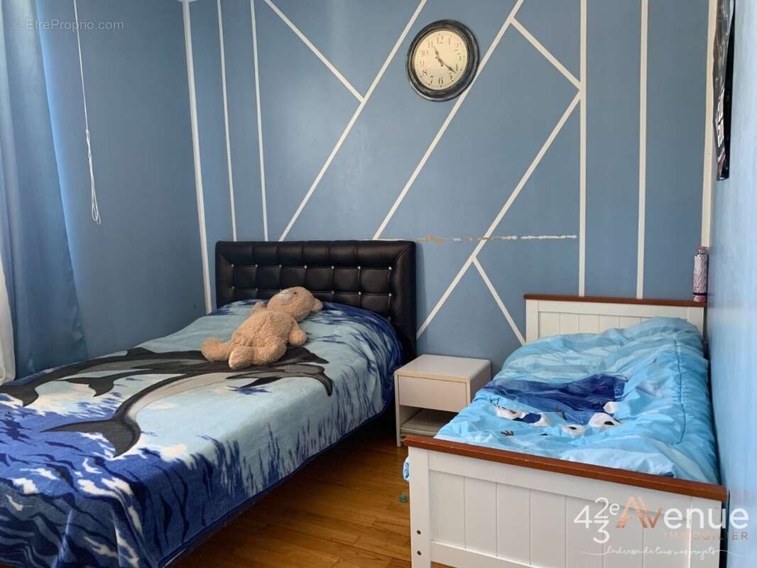 Appartement 102 m² à Andrezieux-Boutheon  - photo 8