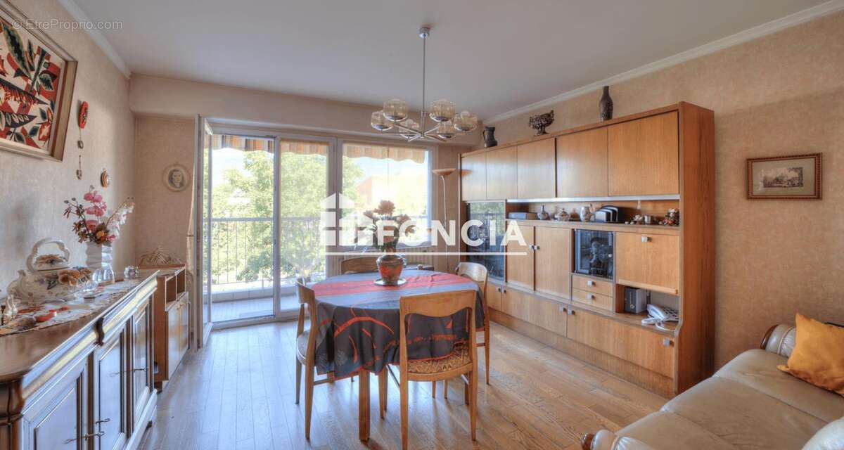 Appartement à BELLEGARDE-SUR-VALSERINE