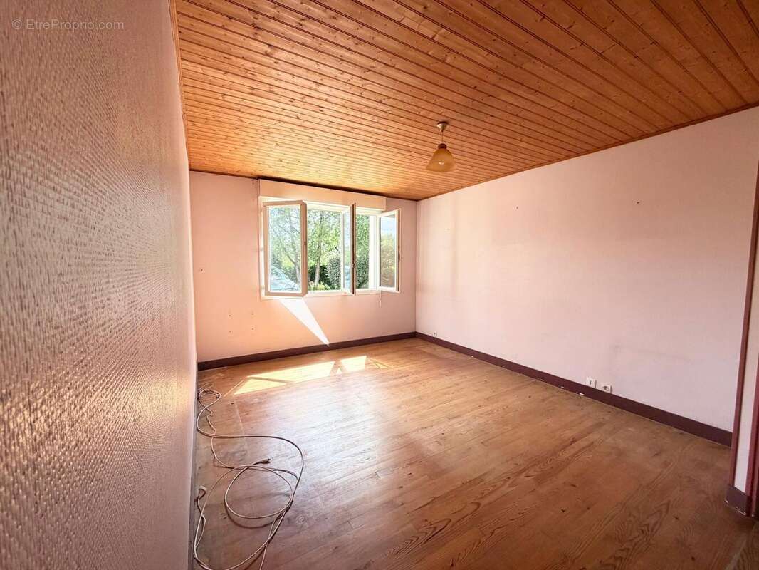 Maison 139 m² à Sauveterre-De-Guyenne  - photo 6