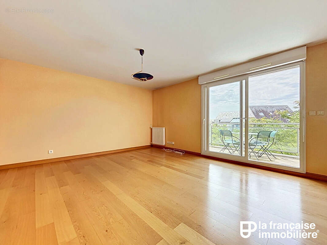 Appartement à MONTGERMONT