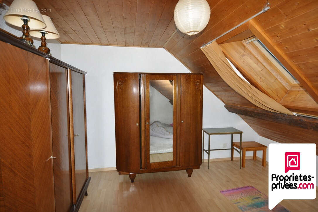Corps de ferme avec 2 maisons, une grange, prévoir travaux - photo 10