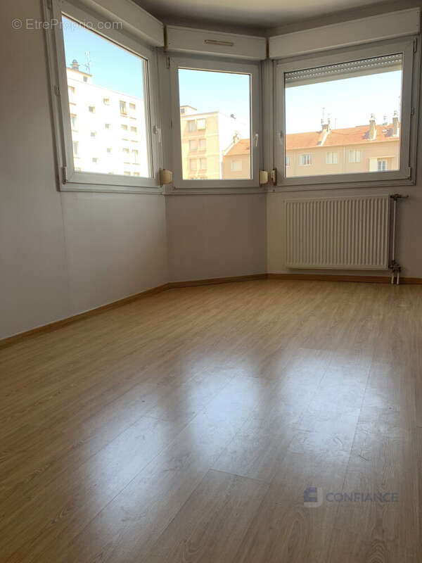 Appartement 75 m² à Villeurbanne  - photo 6