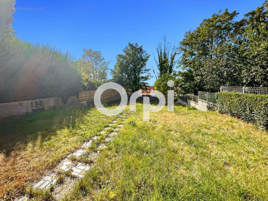 Maison à SAINT-MARTIN-BOULOGNE