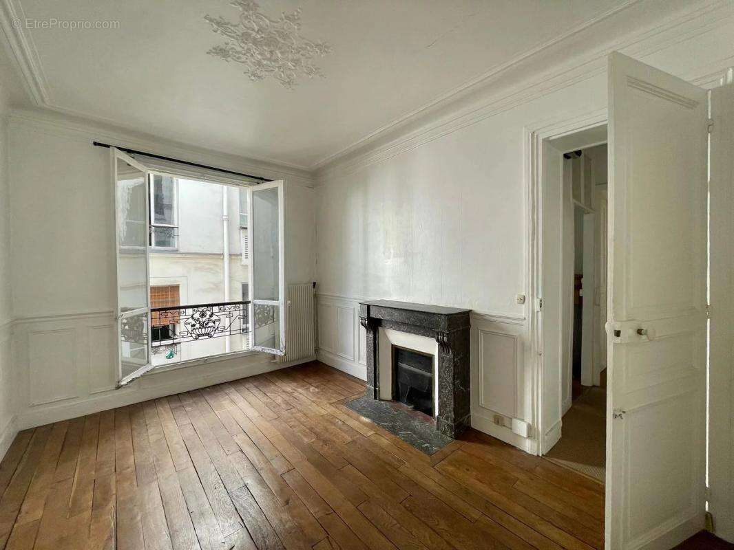 Appartement à PARIS-10E