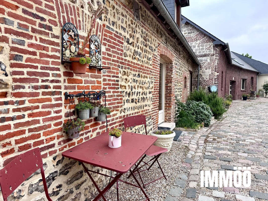 Maison 280 m² à Grainville-La-Teinturiere  - photo 3