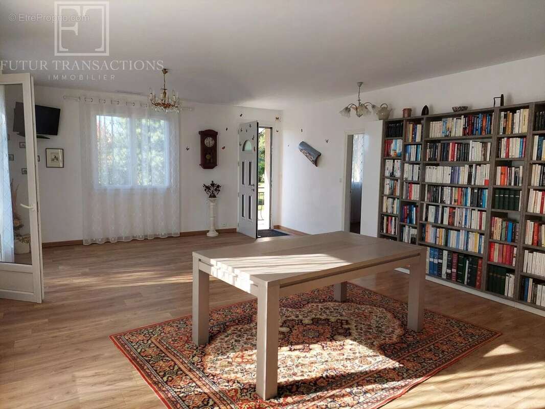 Maison à MILHAC-DE-NONTRON