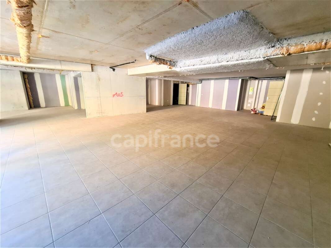 A vendre, Local commercial, 210 m², Nice Saint Isidore, 06200, Alpes Maritimes - photo 3