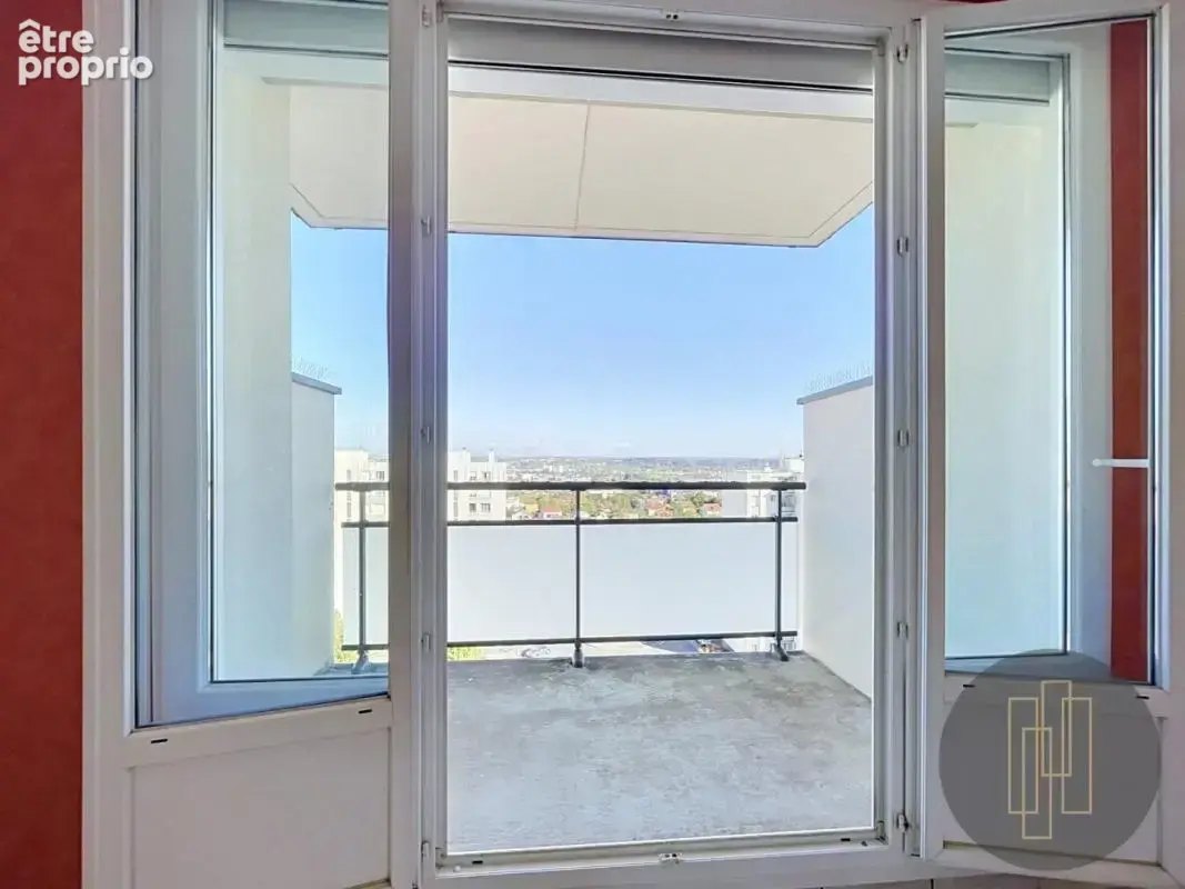 Exclusivité - Appartement T3 - 9ème et dernier étage - Ascenseur - Balcons et cave - photo 2