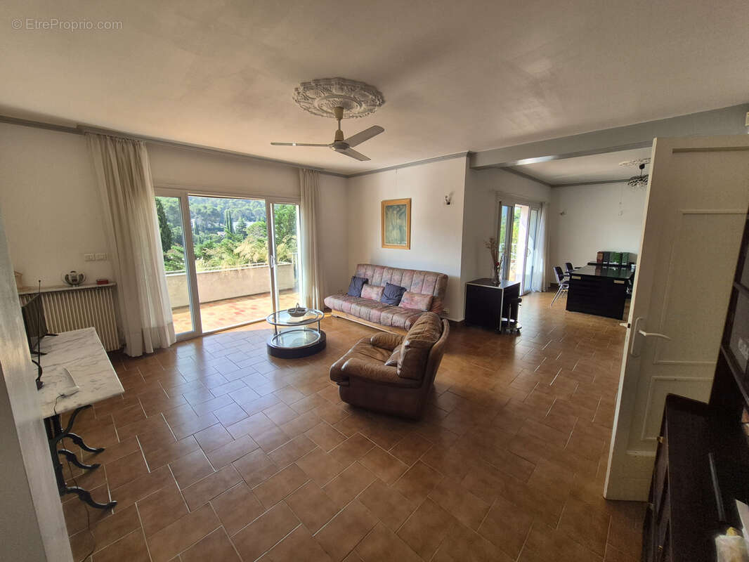 Villa avec 7 pièces 215 m2 à Carnoux-En-Provence - photo 2
