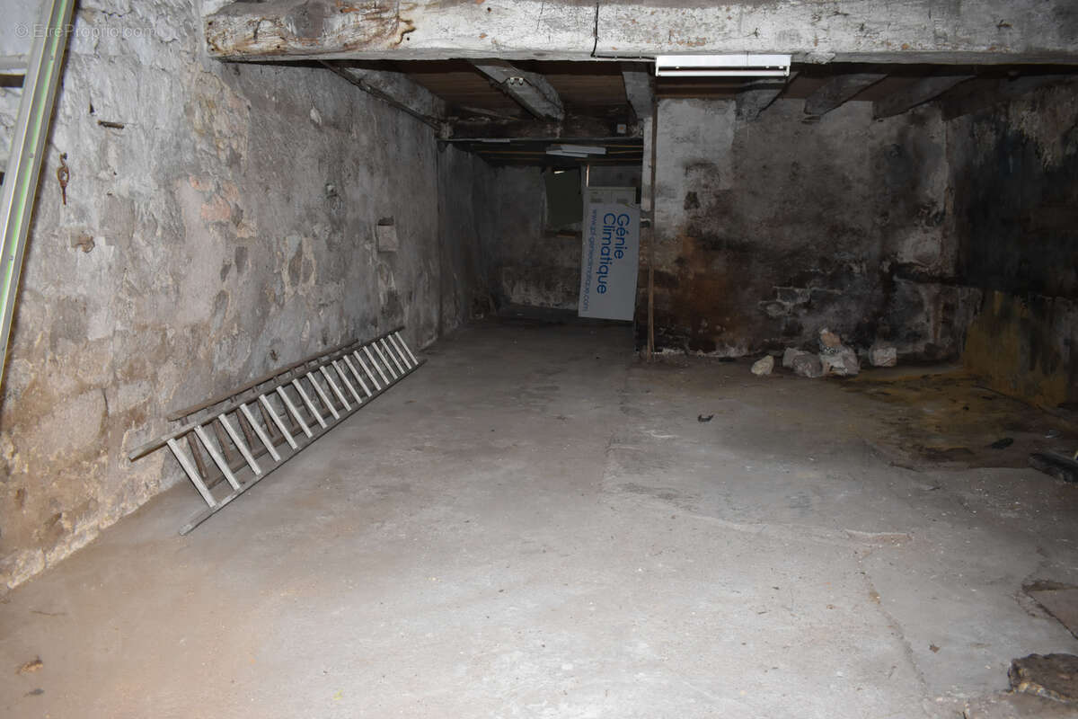 Parking à BAGAT-EN-QUERCY