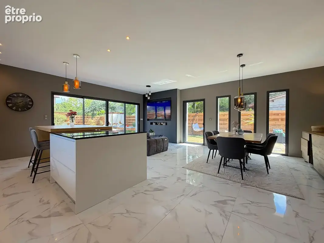 Contemporaine d'exception Salles 115 m² - photo 3