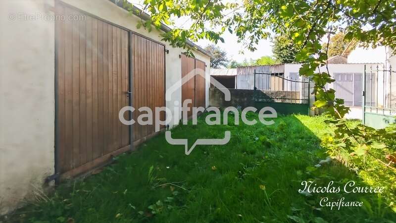 Maison à SAUZE-VAUSSAIS