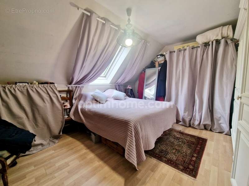 Maison à AVRAINVILLE