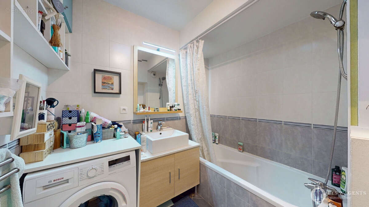 Appartement à SAINT-MARTIN-D'HERES