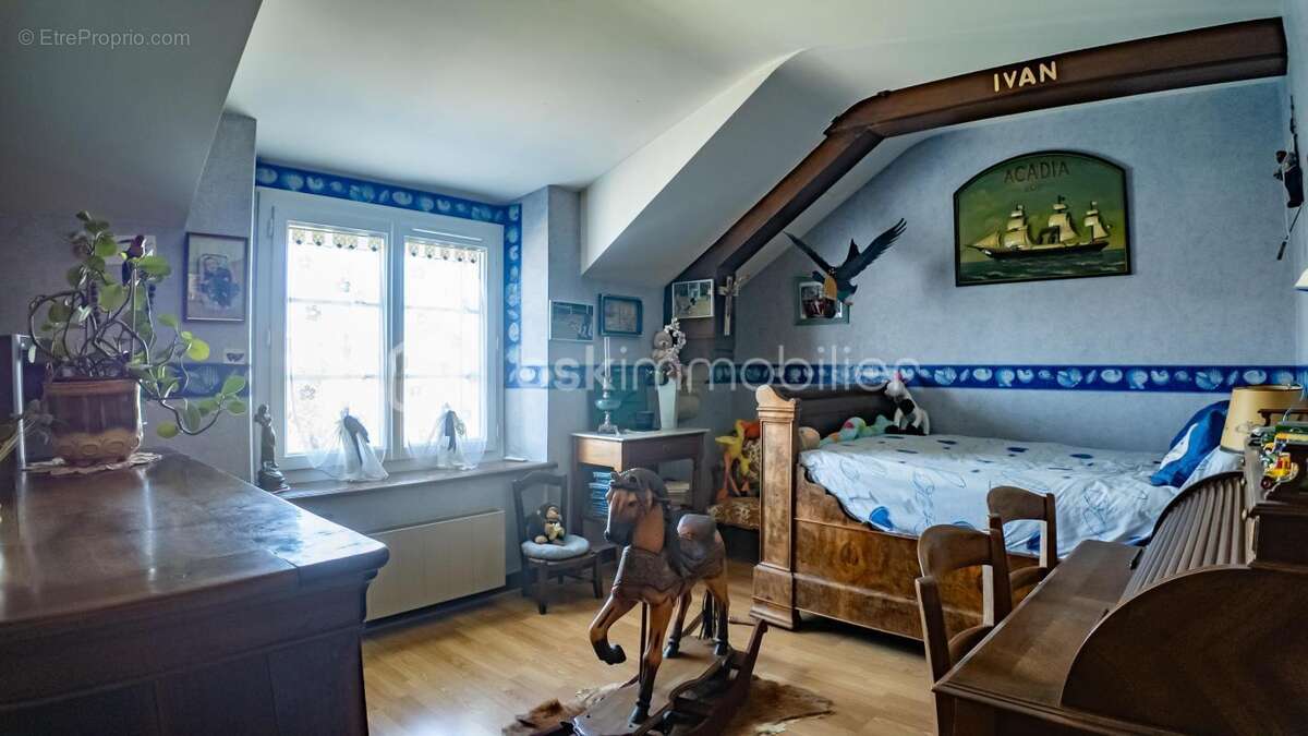 Joyau résidentiel à Fourchambault : Propriété familiale avec charme intemporel et élégance rustique de l’aménagement - photo 16
