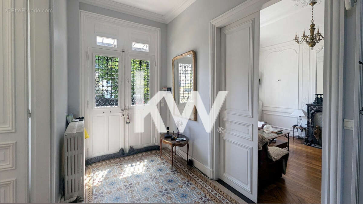 Maison 257 m² à Deuil-La-Barre  - photo 4
