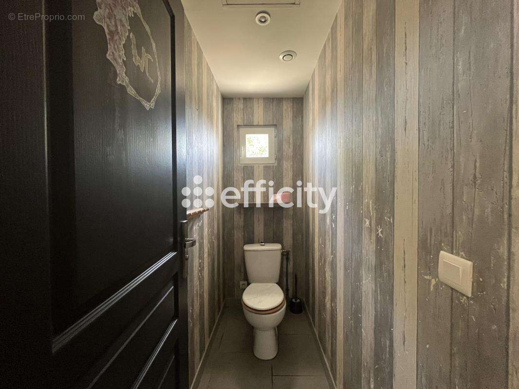 Maison à VENDEUVRE-DU-POITOU