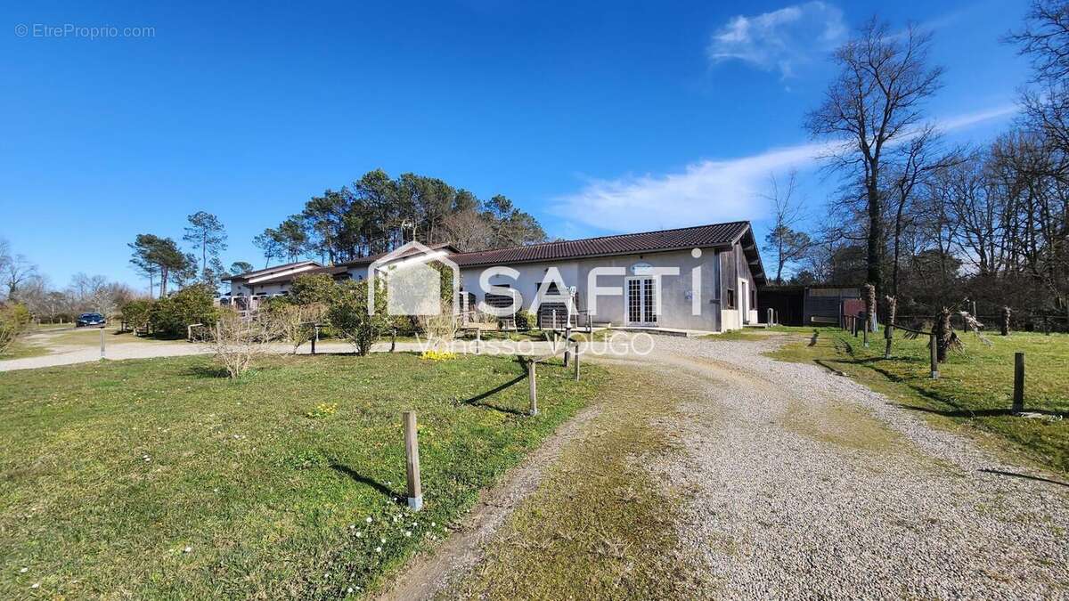 Photo 2 - Commerce à CAZAUBON