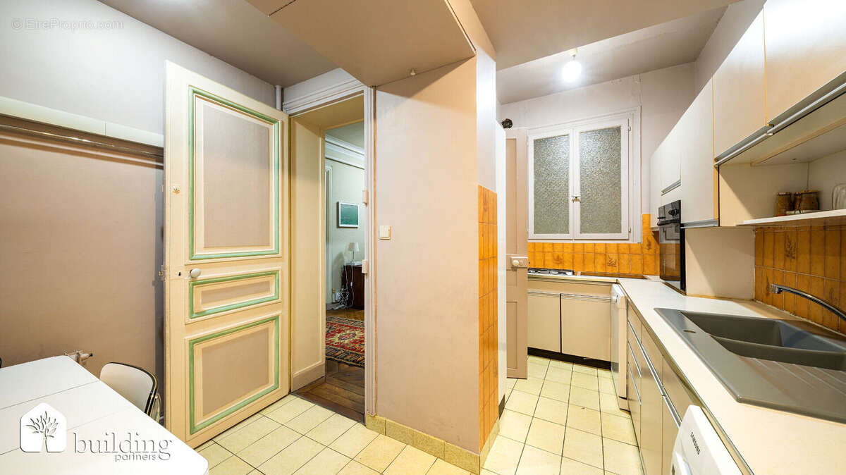 Appartement à PARIS-8E
