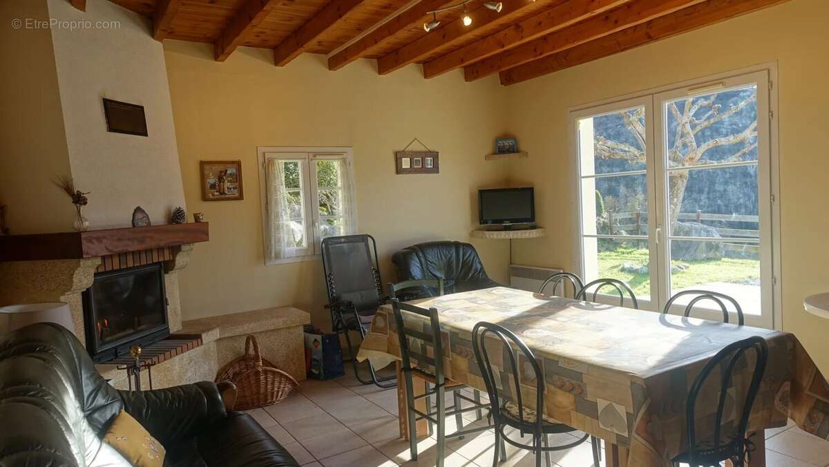 Maison à EAUX-BONNES