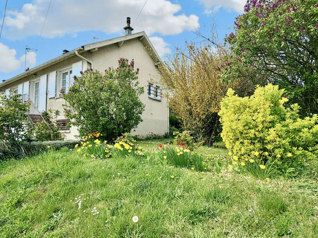 Maison à LOUAN-VILLEGRUIS-FONTAINE