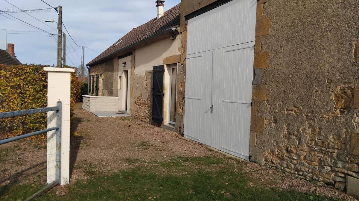 Maison à SAINT-SULPICE