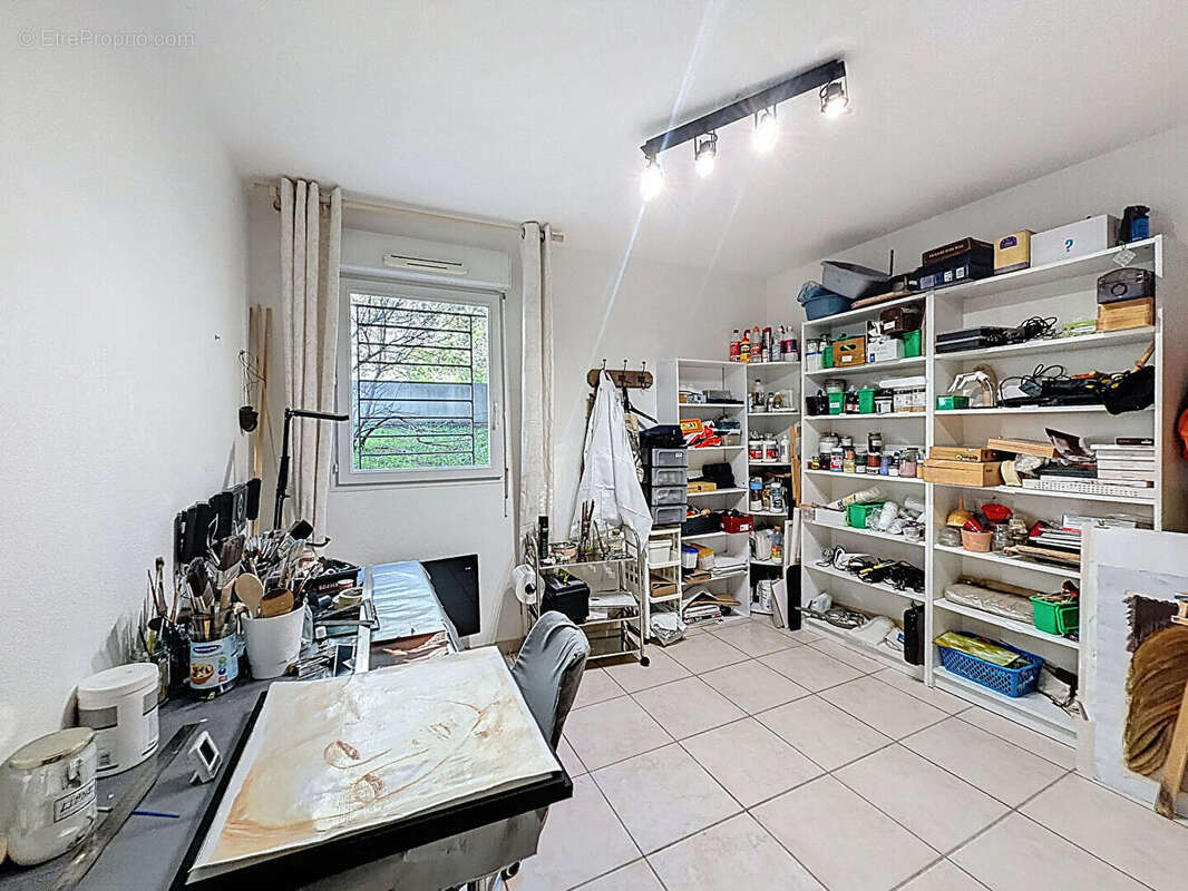 Appartement à VILLENEUVE-LES-AVIGNON
