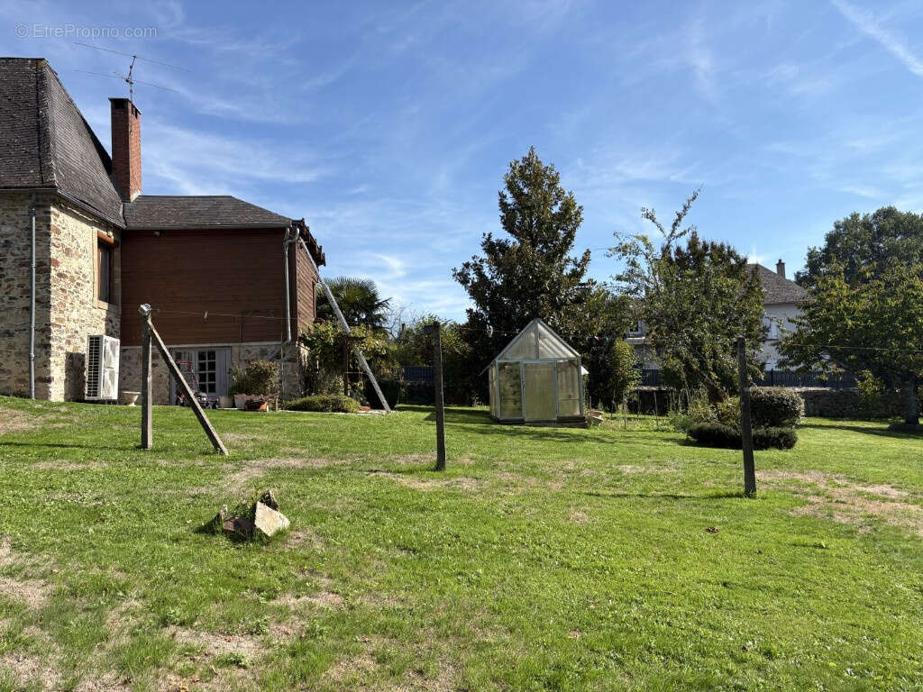 Maison à ARNAC-POMPADOUR