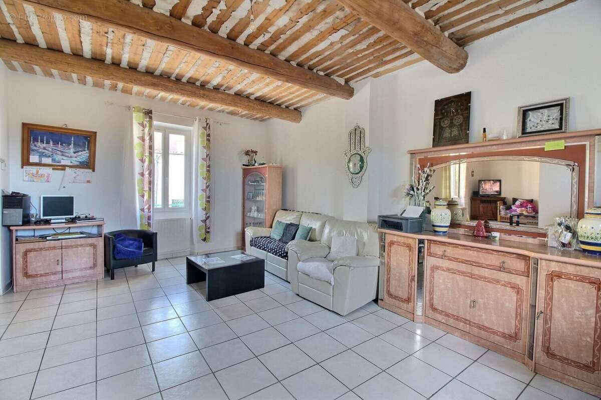Appartement à BEAUMES-DE-VENISE