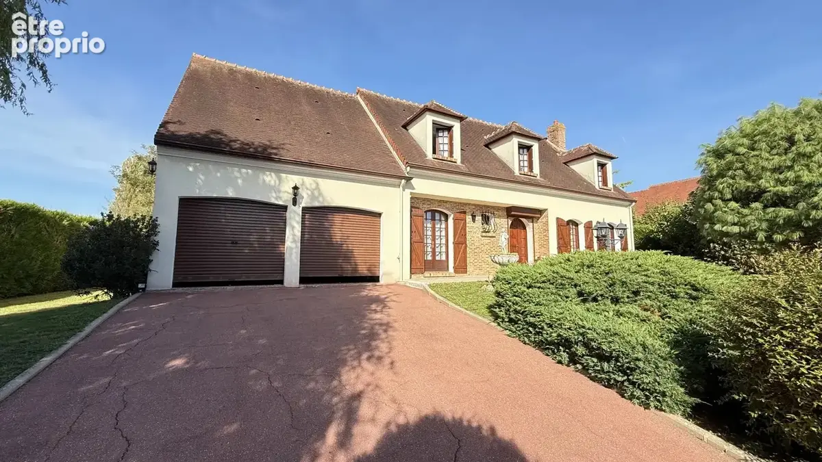 Maison 8 pièces de 203m² - photo 2