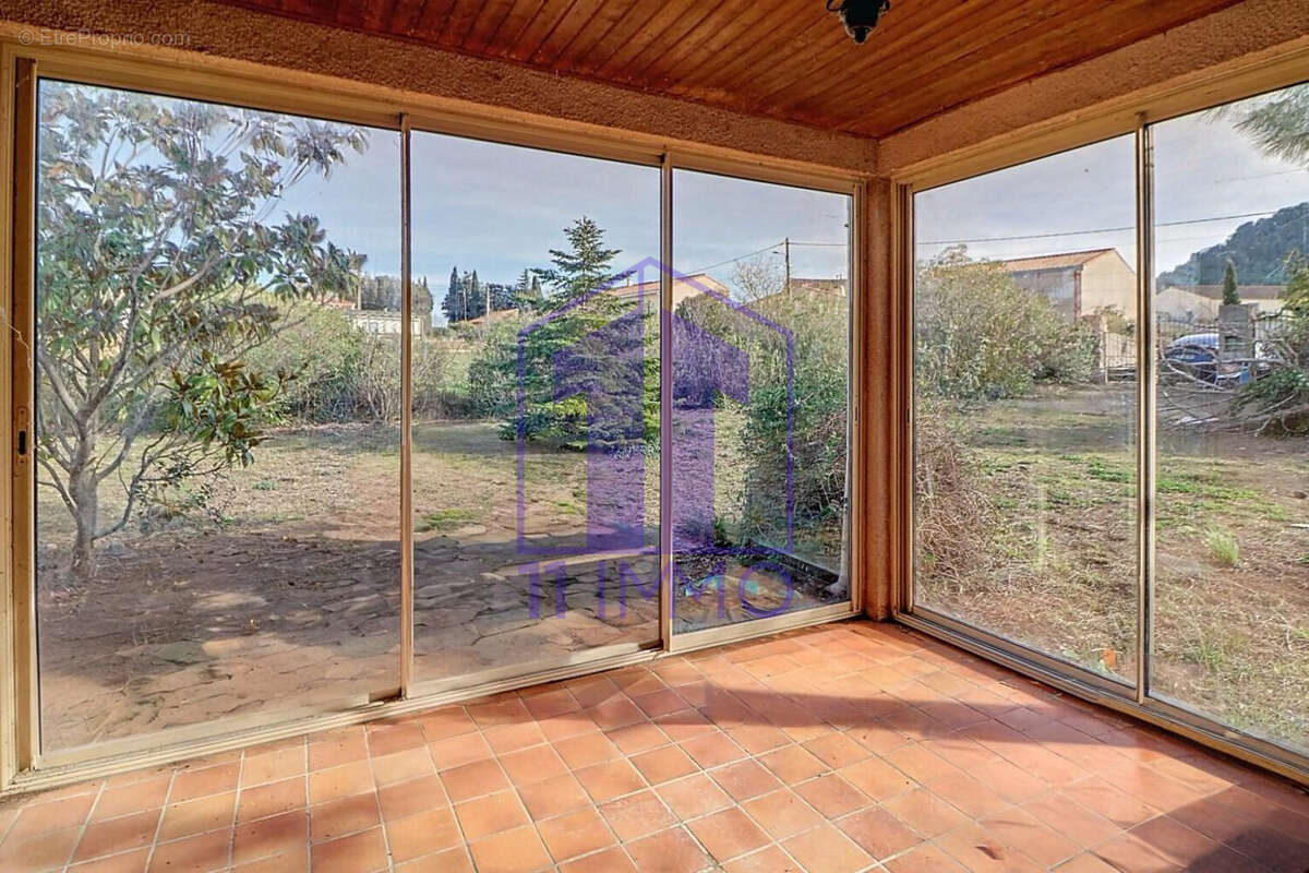 Véranda - Maison à THEZAN-DES-CORBIERES