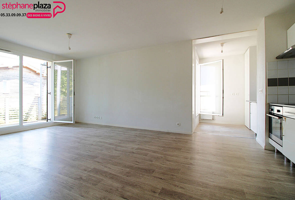 Appartement à PAREMPUYRE