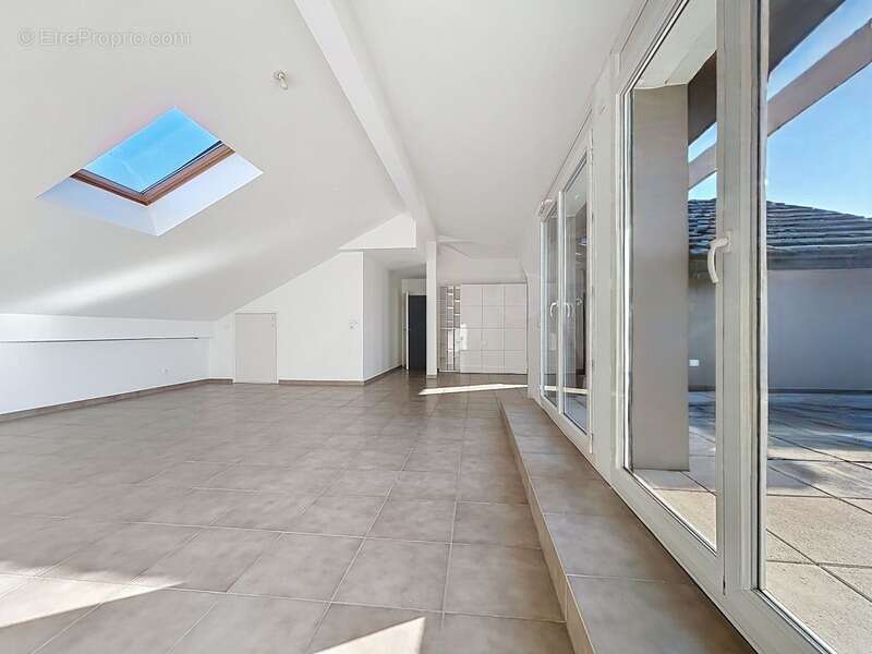 Appartement à VILLE-LA-GRAND