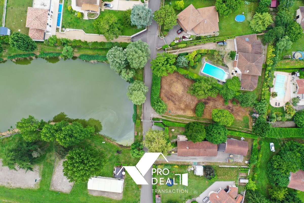 Terrain à VILLETTE-D&#039;ANTHON