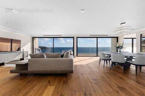 Appartement à ROQUEBRUNE-CAP-MARTIN