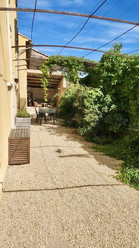 Maison à SAINT-SATURNIN-LES-APT