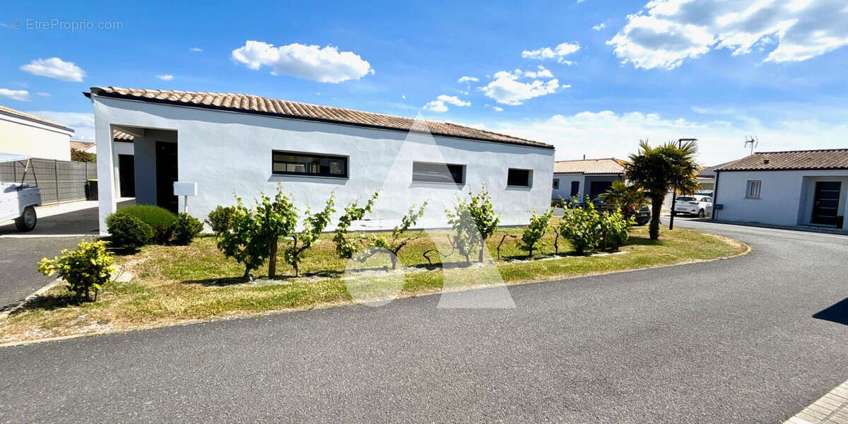 Maison à LES MATHES