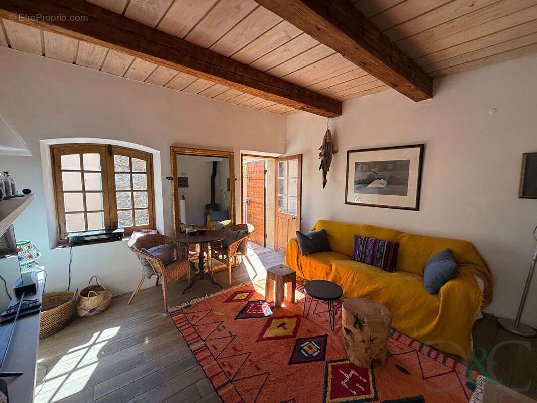 Maison à BORMES-LES-MIMOSAS