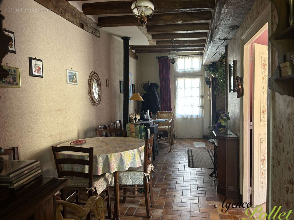 Maison à BRINON-SUR-SAULDRE