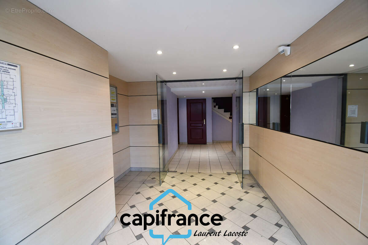 Appartement à vendre 1 pièces L'ISLE JOURDAIN (32) - residence sécurisée parking privatif - photo 9