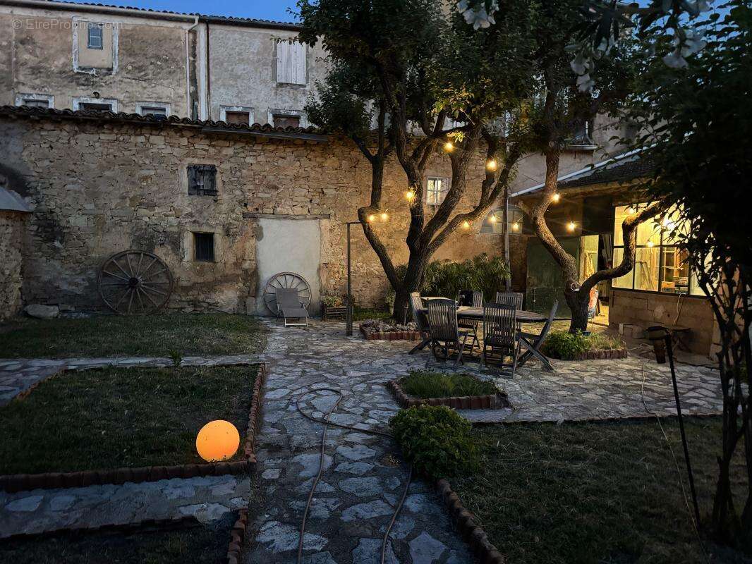 Maison à VILLEVEYRAC