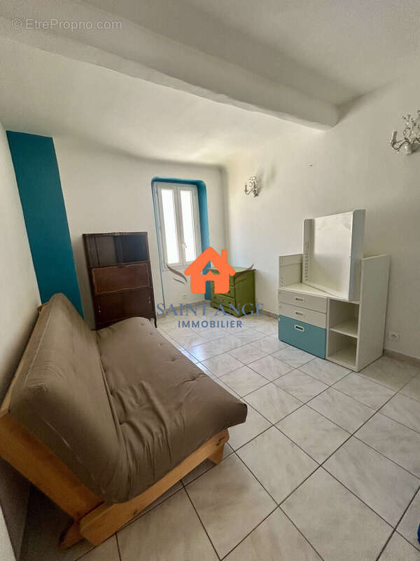 Appartement à COLLOBRIERES