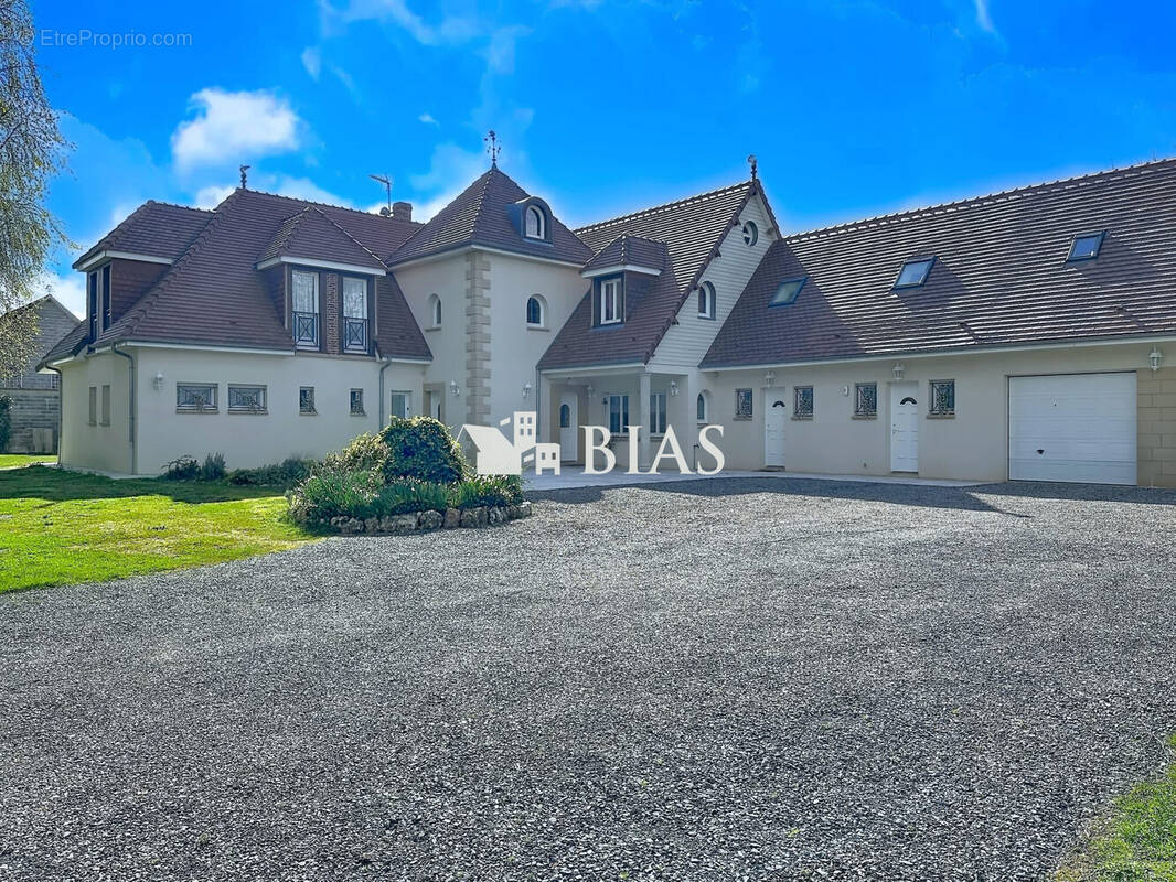 Maison à BERNAY