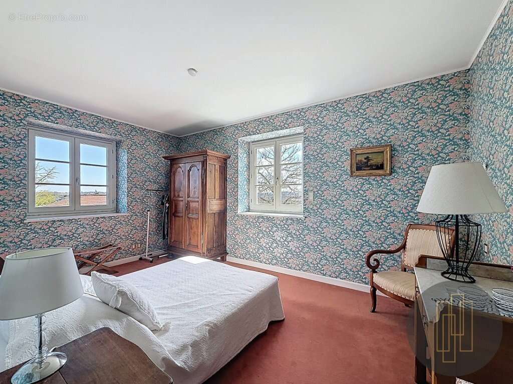 Maison à POUILLY-LE-MONIAL