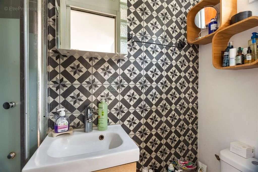 Appartement à PARIS-18E